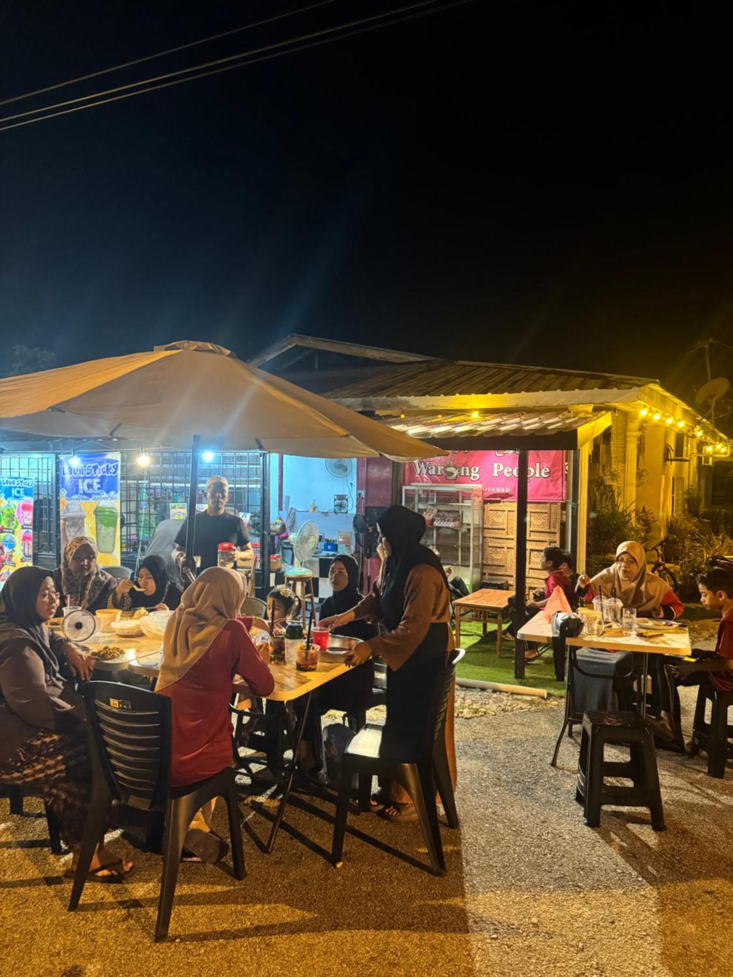 Tiara Inn Homestay 2 Tingkat Pontian Johor Pontian Besar Bagian luar foto